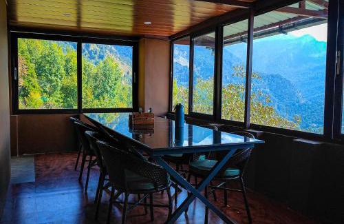 Ukhimath Cabin | Pet-Friendly Cafe Buransh: Rated 9.2 with Breakfast & Dining