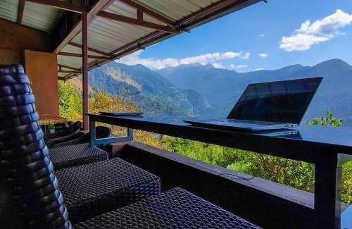 Ukhimath Cabin | Pet-Friendly Cafe Buransh: Rated 9.2 with Breakfast & Dining