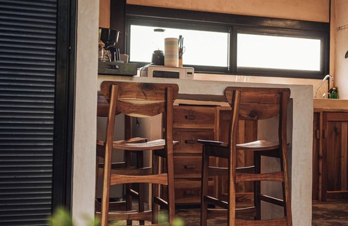 El Cuyo Cabin | Relax at Cafe Cabin: Adults-Only Retreat with Pool & Spa