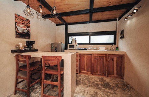 El Cuyo Cabin | Relax at Cafe Cabin: Adults-Only Retreat with Pool & Spa