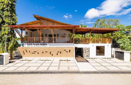 Los Pargos Hotel | Beachfront Bliss at Cafe Playa Negra Hotel - 9/10 Rated