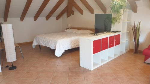 San Mamete Bed & Breakfast | Pet-Friendly Escape at Caffè del Viaggiatore with Ocean Views