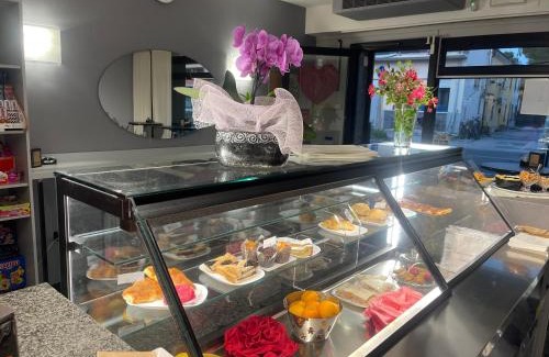 San Zaccaria House | Cozy Caffetteria dell'Angolo: Pet-Friendly & Breakfast Included