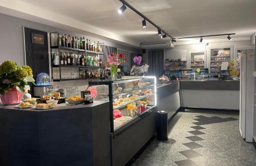 San Zaccaria House | Cozy Caffetteria dell'Angolo: Pet-Friendly & Breakfast Included