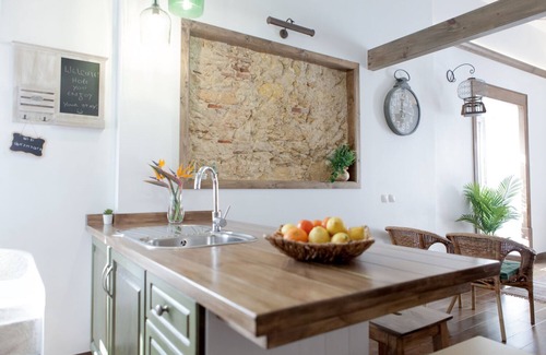 Setubal Apartment | Ocean View Escape at Cafofos da Zeta - Rated 9.8/10
