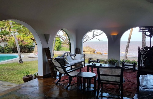 Malindi House | Oceanfront Serenity at Cagiugua with Pool and Spa