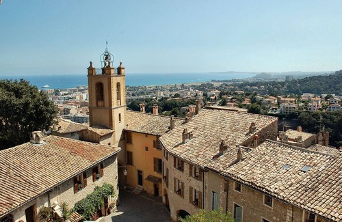 Cagnes-sur-Mer Apartment | Oceanfront Studio in Cagnes Sur Mer - Rated 10/10 by Guests