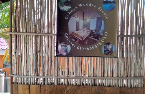 Kampung Kedawang Hotel | Cozy Cahaya Wooden Studio with Pool and Breakfast Options
