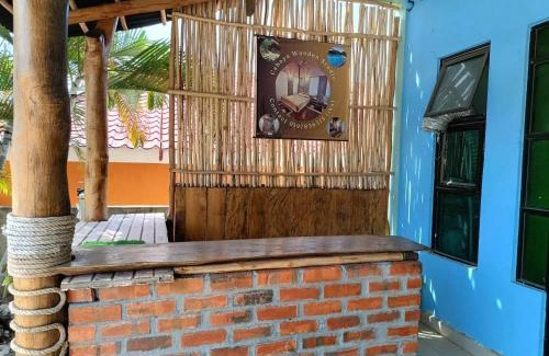 Kampung Kedawang Hotel | Cozy Cahaya Wooden Studio with Pool and Breakfast Options