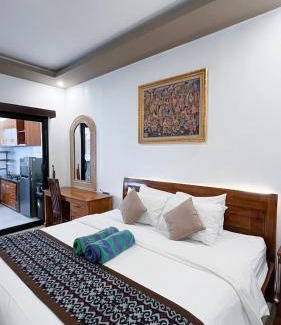 Kutuh House | Guest Rated 10/10: Cahya Pandawa Villa with Pool Access