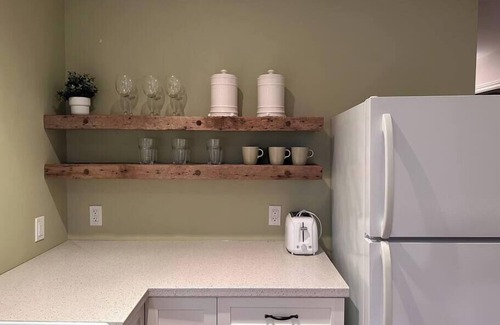 Kings County House | Experience CAIA Lakeside Retreat - Pet Friendly & Ocean View