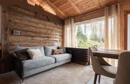 Fondo Cabin | Pet-Friendly Cain Comfort Chalet with Oceanfront Views