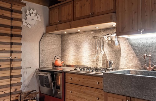 Fondo Ski Chalet | Inviting Cain Comfort Chalet: Family and Pet Friendly Retreat