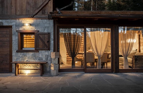 Fondo Ski Chalet | Inviting Cain Comfort Chalet: Family and Pet Friendly Retreat