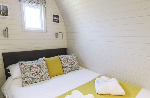 Llanfyllin Cottage | CAIN, romantic, character holiday cottage, with hot tub in Llanfyllin