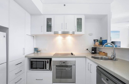 Cairns Central Business District Apartment | Cairns City Escape Elevated Modern Haven with Pool