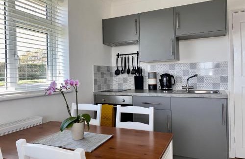 Peacehaven Apartment | Pet-Friendly Cairo House - Guest Rated 9.6/10 for Comfort