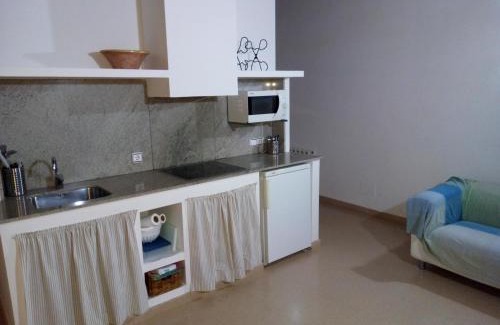 Can Blanc Apartment | Pet-Friendly Retreat at Cal Cisteller - Guest Rated 9.4