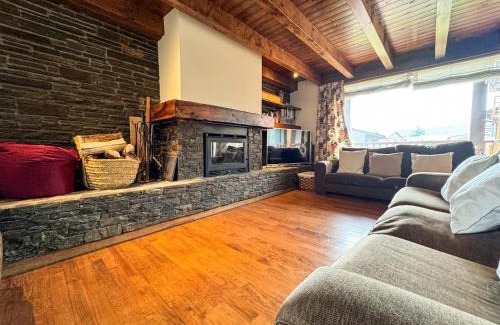 Llivia Ski Chalet | Experience Cal Fontcitrana: A 4-Star Mountain Retreat