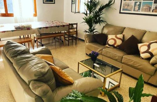Rabos House | Pet-Friendly Stay at Cal Gerani with High Guest Ratings