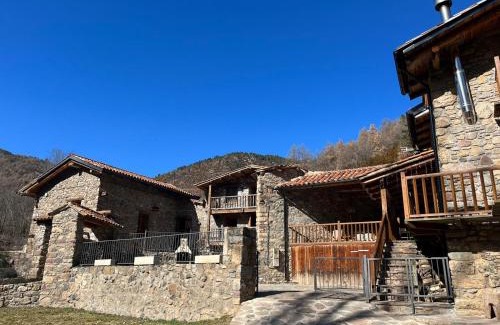Villec Apartment | Cal Lluch: Guest Rated 9.4/10 & Pet-Friendly Retreat