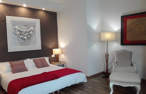 Premia de Dalt Bed & Breakfast | Relax at Cal Músic: Family-Friendly with Pool & Breakfast