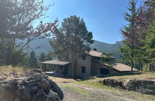 Castellar del Riu Ski Chalet | Pet-Friendly Retreat at Cal Manubens: Rated 10/10 by Guests