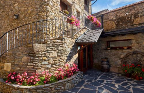 Age House | Family-Friendly Retreat at Cal Marrufès with Top Reviews