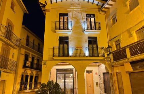 Gironella House | Outstanding Cal Marti de Gironella: Pet & Child Friendly Stay