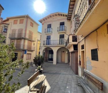 Gironella House | Outstanding Cal Marti de Gironella: Pet & Child Friendly Stay