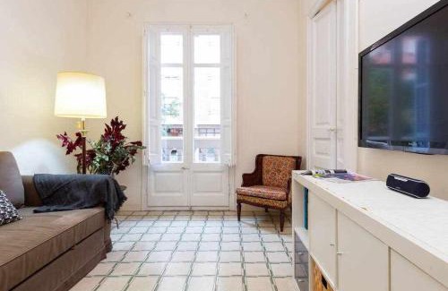 el Fort Pienc Apartment | Ideal Stay for Families & Pets near Sagrada Família