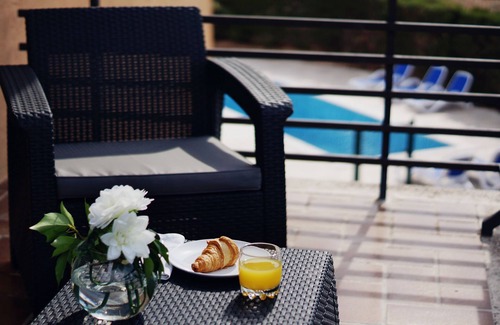 Cardona House | Experience CAL MIRÓ NOU: Poolside Villa Near Barcelona