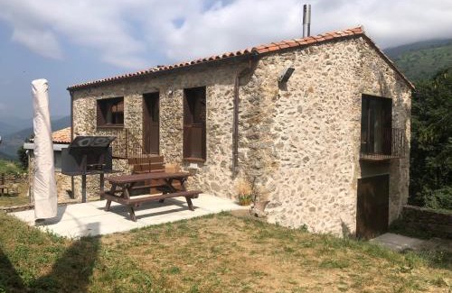 Pardines Ski Chalet | Top-Rated Oceanfront Stay at Cal Mureu with Stunning Views