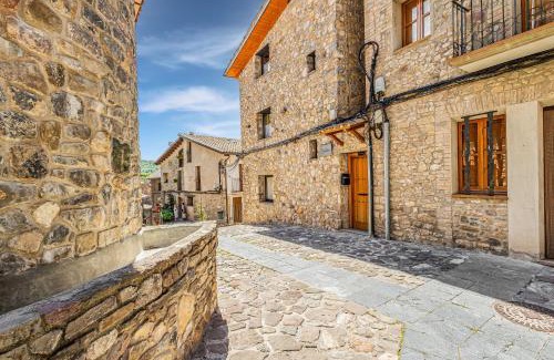 Baga House | Discover Cal Nunci: Family-Friendly Hotel Retreat