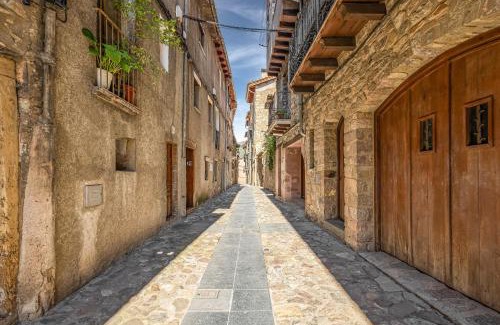 Baga House | Discover Cal Nunci: Family-Friendly Hotel Retreat
