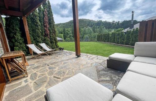 Fontanals de Cerdanya Ski Chalet | Relax at Cal Peró Casa de montaña - 4-Star Family Retreat