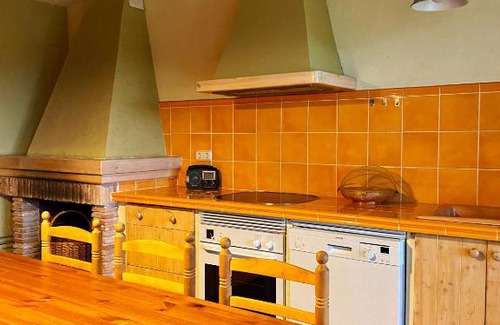 Vilanova de Meia House | Pet-Friendly Retreat: Cal Perdigués de Boada Awaits You