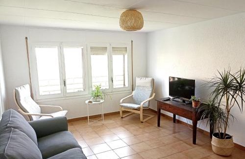 Miravet Apartment | Family-Friendly Retreat at Cal Pigat - Rated 9.2/10
