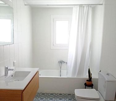 Miravet Apartment | Family-Friendly Retreat at Cal Pigat - Rated 9.2/10
