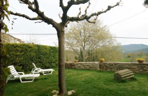 Artesa de Segre Ski Chalet | Cal Planell Casa Rural: Family & Pet-Friendly Retreat