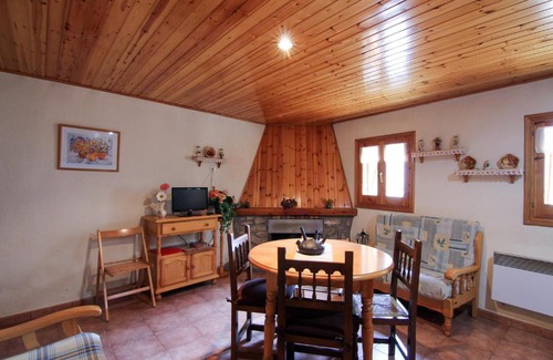 Gosol House | Pet-Friendly Escape at Cal Puxica with Great Amenities