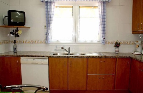 La Llacuna Cottage | Cal Riba: Family-Friendly Retreat with Spa & Kitchen in Barcelona
