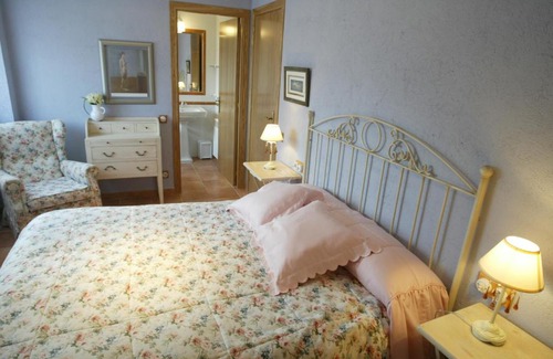 La Febro House | Cal Serret: Guest Rated 10/10 with Family-Friendly Amenities