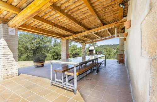 Santa Maria de Merles House | Discover Cal Sicull: Family-Friendly Retreat with Pool