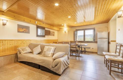Santa Maria de Merles House | Discover Cal Sicull: Family-Friendly Retreat with Pool