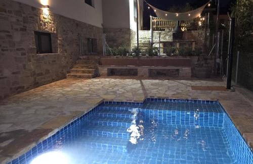 Castelloli House | Discover Cal Sidru Castellolí: Rated 9.5/10 & Pet Friendly