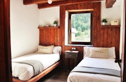 Os de Civis House | Guest Rated: 9.6/10 at CAL SOLDAT - Pet and Child Friendly