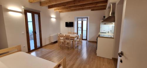 Preixana Apartment | Cal Vallverdú 1I: Oceanfront Retreat with Pool & Breakfast