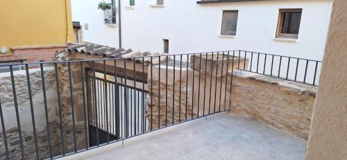 Preixana Apartment | Cal Vallverdú 1I: Oceanfront Retreat with Pool & Breakfast