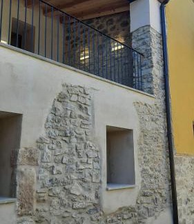 Preixana Apartment | Accessible Getaway at Cal Vallverdú with Oceanfront Views